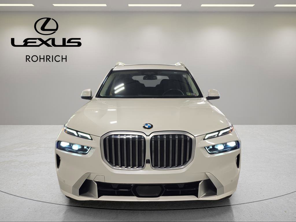 Used 2023 BMW X7 xDrive40i w/ Premium Package image 2