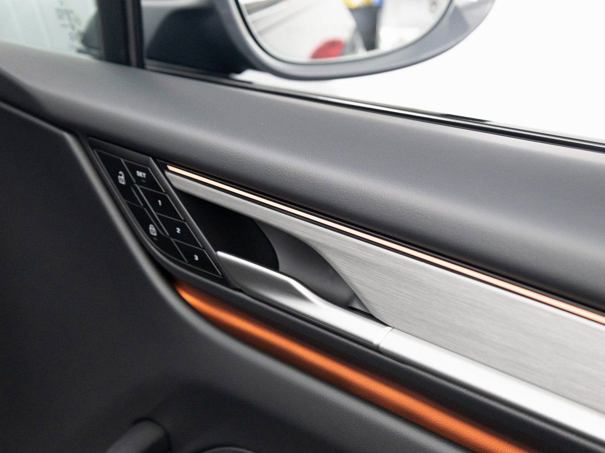 New 2025 Porsche Macan 4S Electric image 31