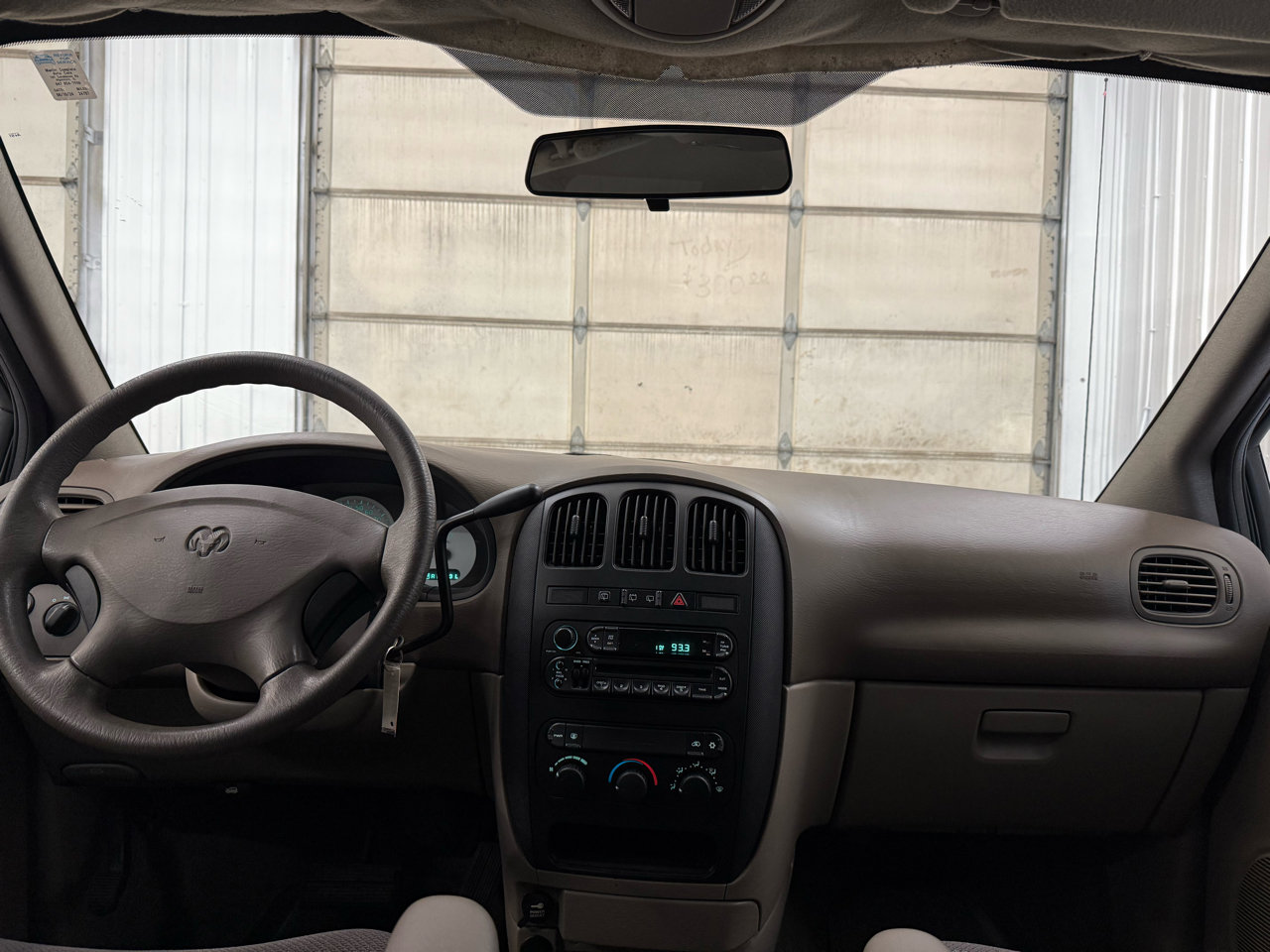 Used 2002 Dodge Caravan SE image 29