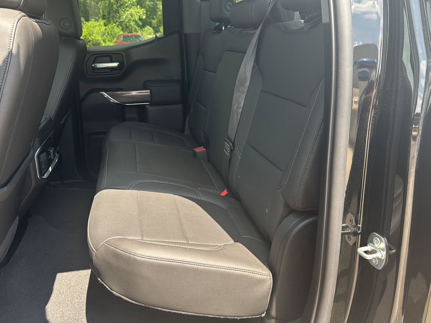 Used 2019 Chevrolet Silverado 1500 LTZ w/ LTZ Plus Package AWD/4WD image 10