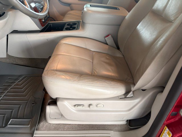 Used 2013 Chevrolet Suburban LT w/ Luxury Package image 14
