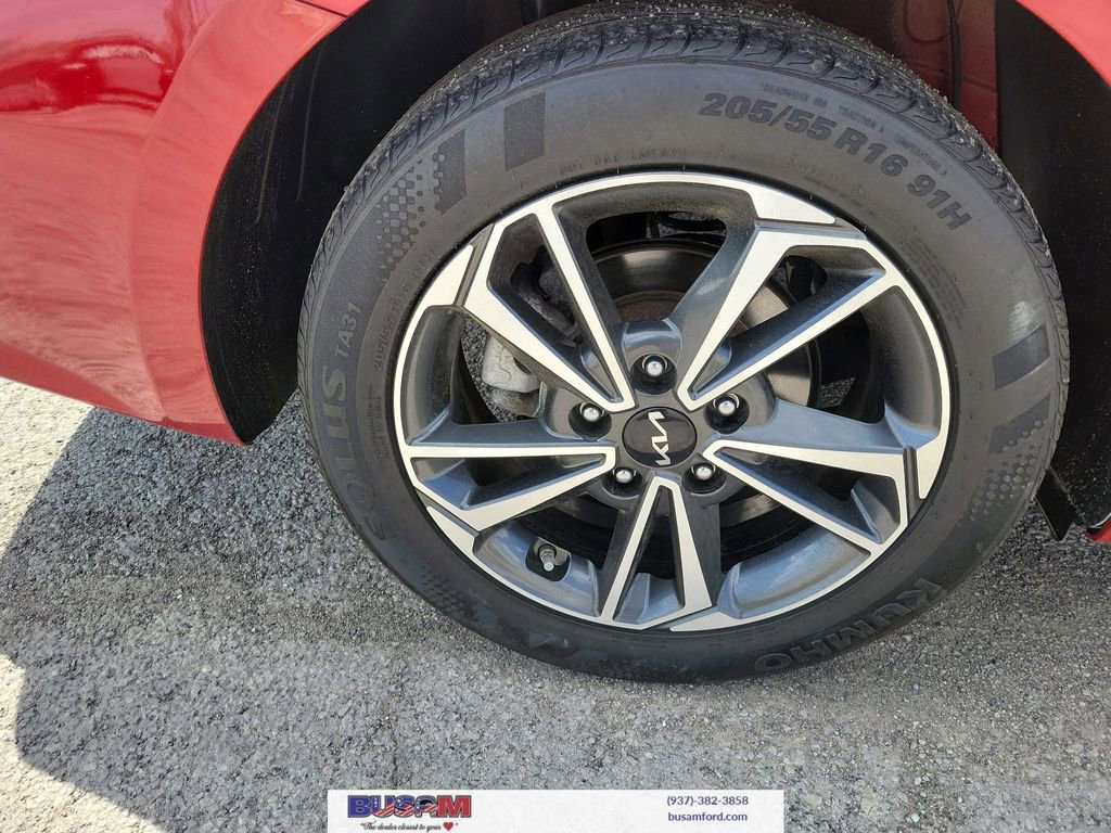 Used 2023 Kia Forte LXS w/ LXS Technology Package FWD image 5