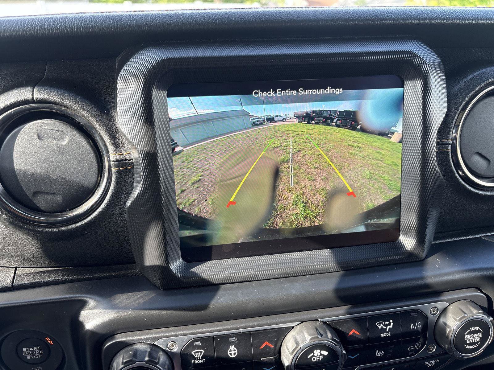 Used 2023 Jeep Wrangler Unlimited Sahara AWD/4WD image 22