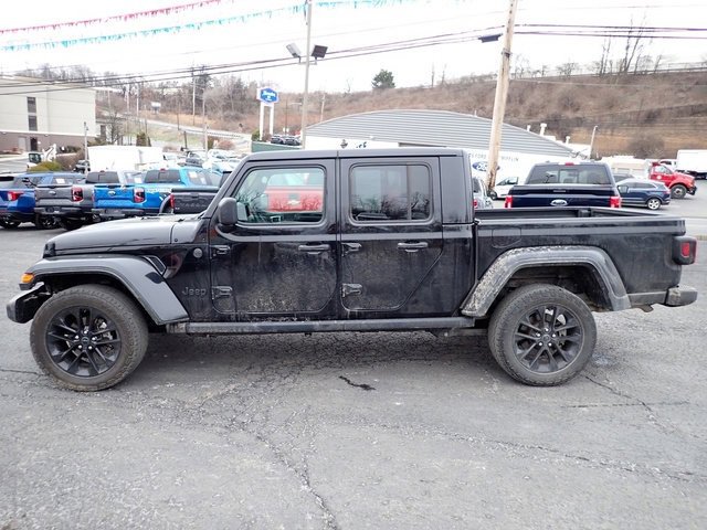 Used 2024 Jeep Gladiator Sport image 2