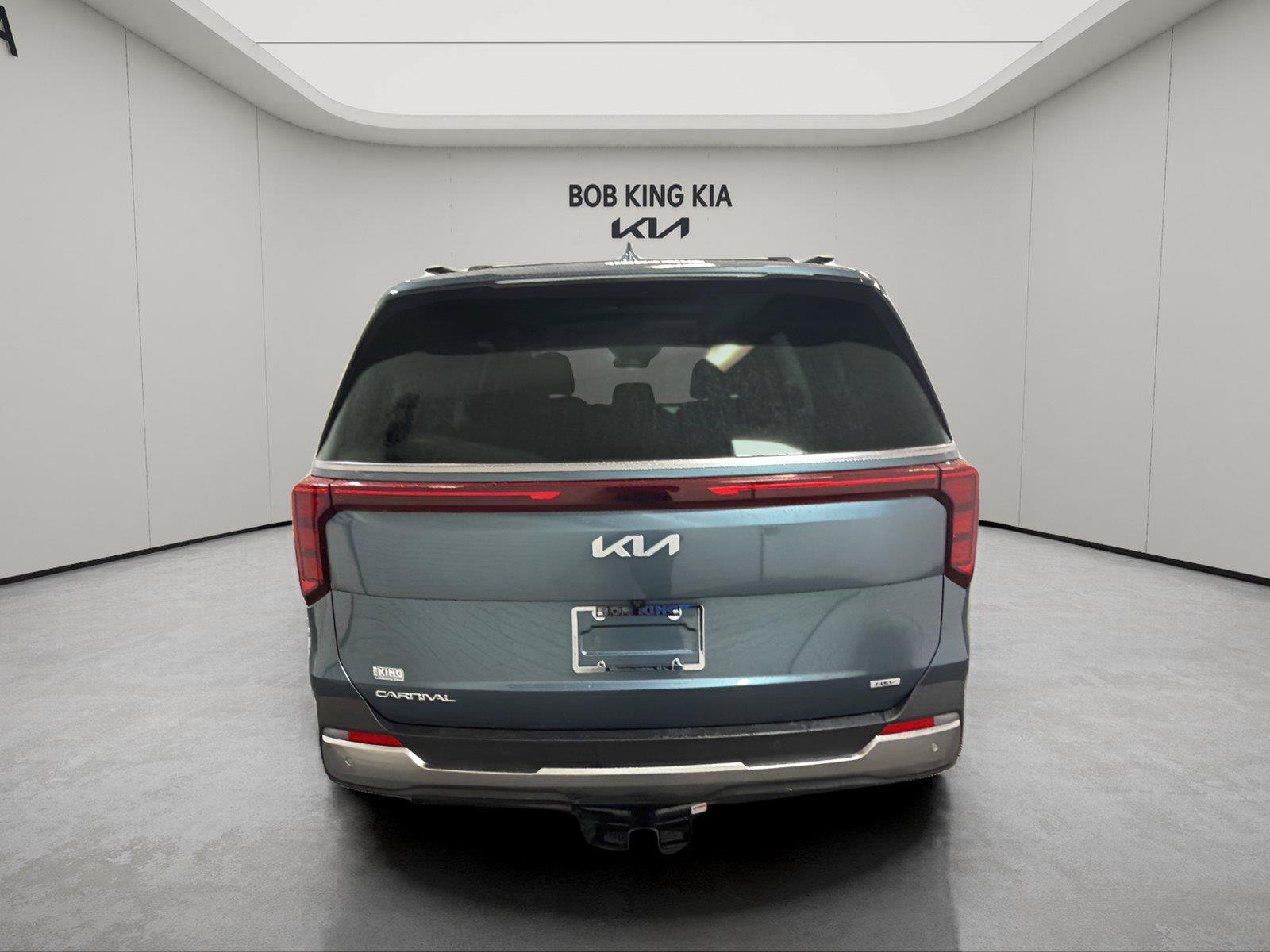 Used 2025 Kia Carnival SX FWD image 4