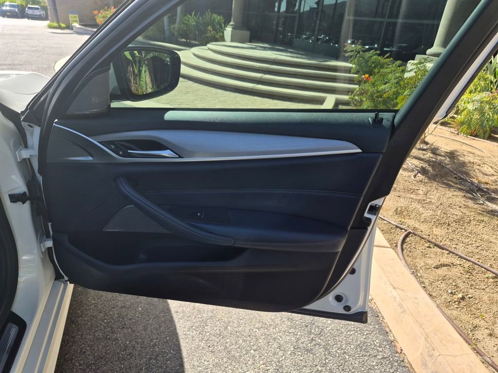 Used 2019 BMW 540i w/ M Sport Package RWD image 21