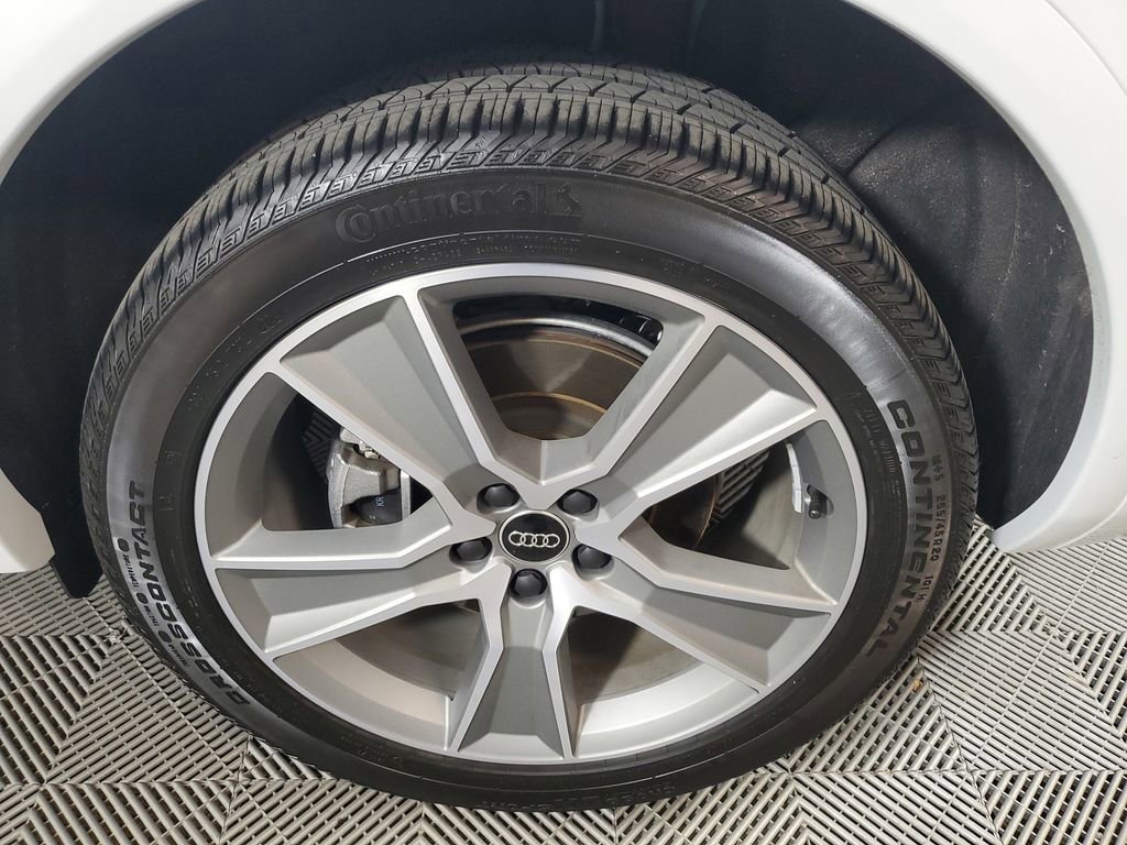 Used 2025 Audi Q5 2.0T Premium image 11