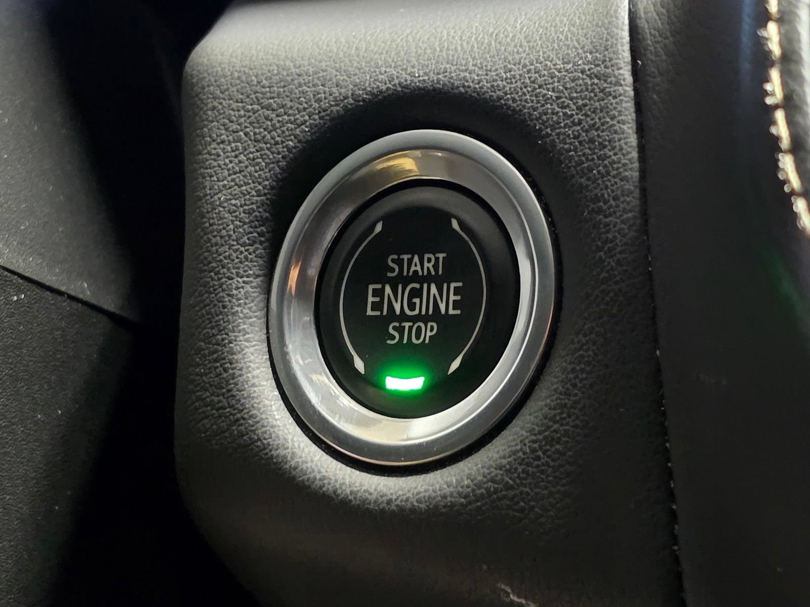 Used 2023 Chevrolet Tahoe Premier AWD/4WD image 33