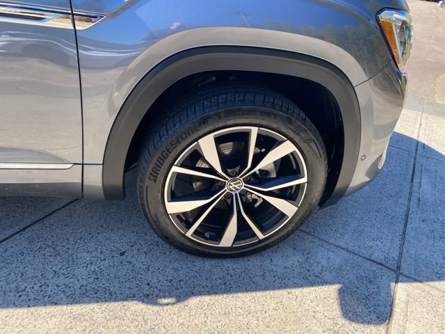 Used 2024 Volkswagen Atlas Cross Sport SEL Premium R-Line image 16