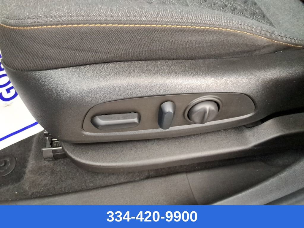 Used 2023 Chevrolet Equinox LT image 19