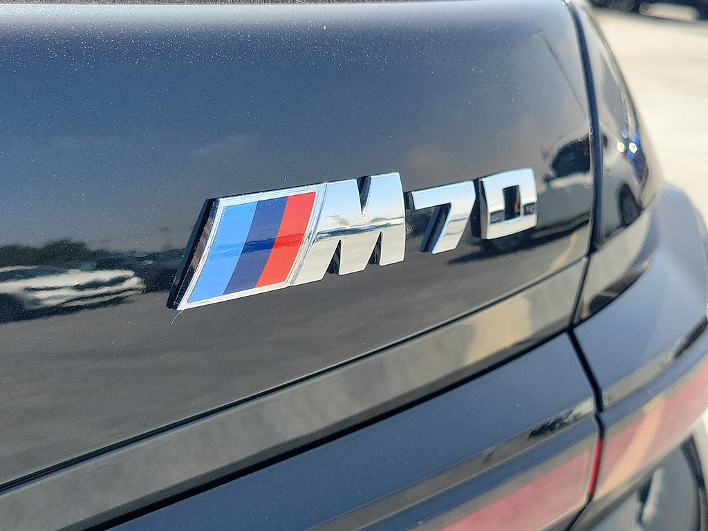 New 2026 BMW i7 M70 w/ Executive Package AWD/4WD image 8
