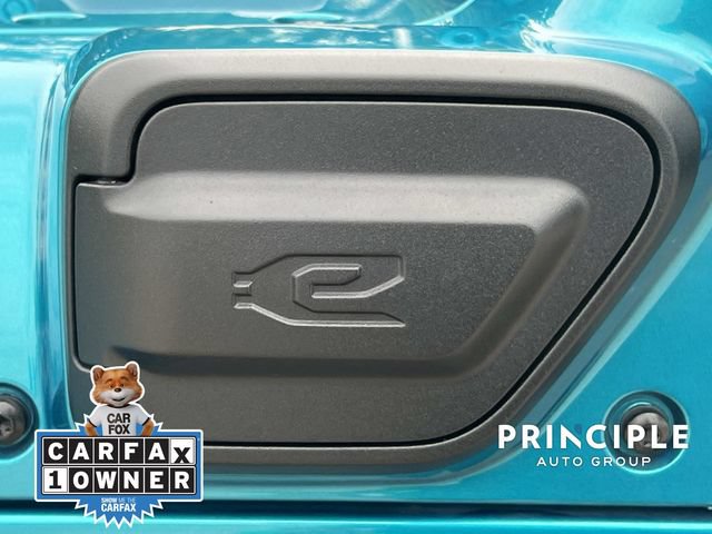 Used 2024 Jeep Wrangler Unlimited w/ Convenience Group AWD/4WD image 9