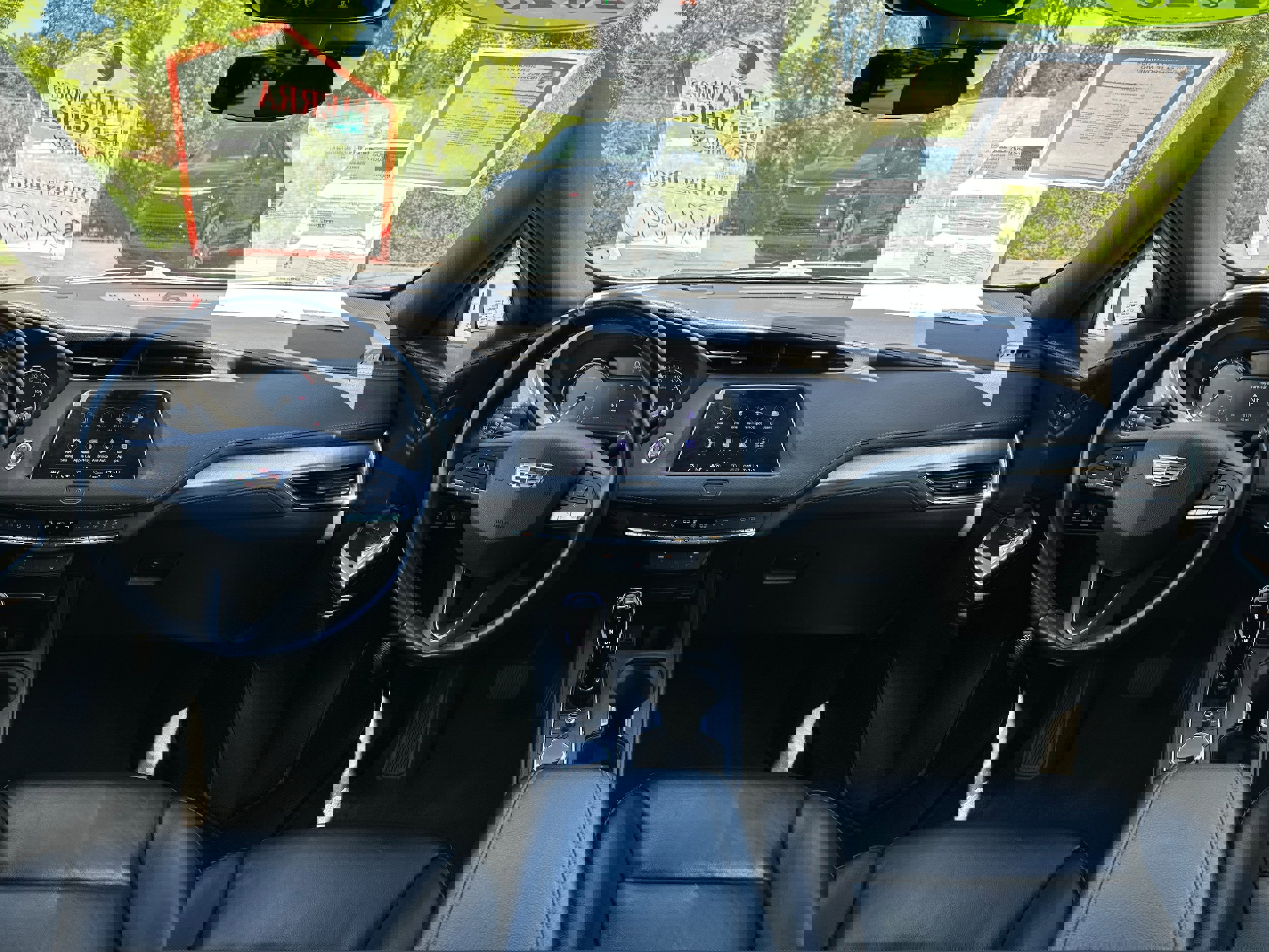 Used 2023 Cadillac XT4 Premium Luxury image 17