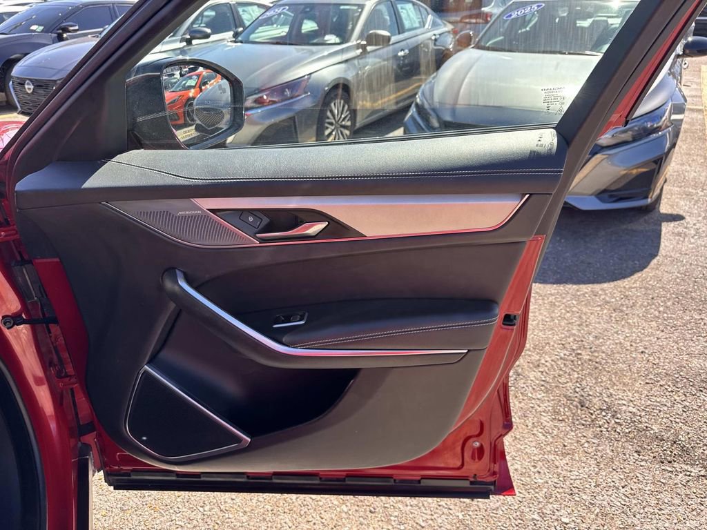 Used 2024 Jaguar F-PACE R-Dynamic S image 14