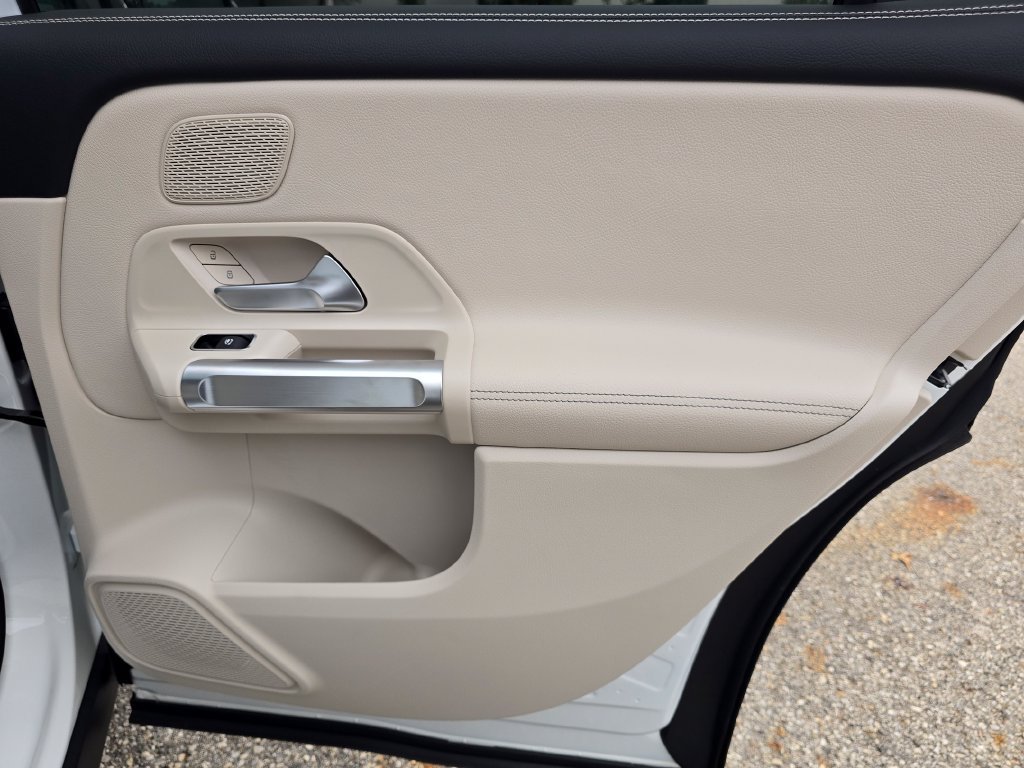 New 2026 Mercedes-Benz GLB 250 4MATIC image 21