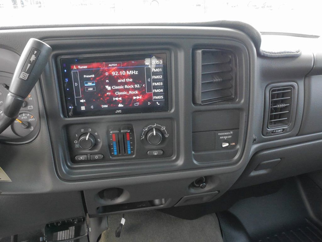 Used 2004 Chevrolet Silverado 2500 LS w/ Heavy-Duty Power Package image 23