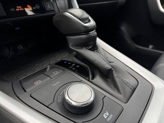 Certified 2024 Toyota RAV4 XSE AWD/4WD image 19