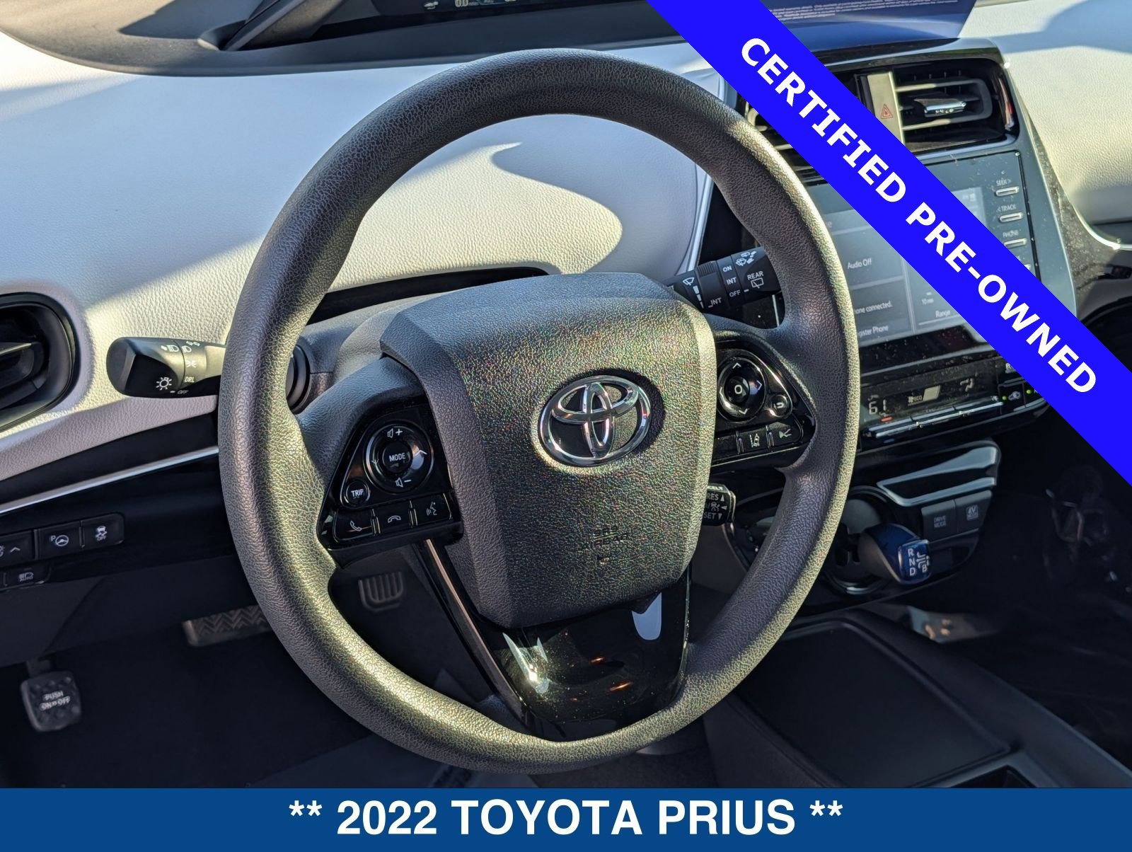 Used 2022 Toyota Prius LE image 20
