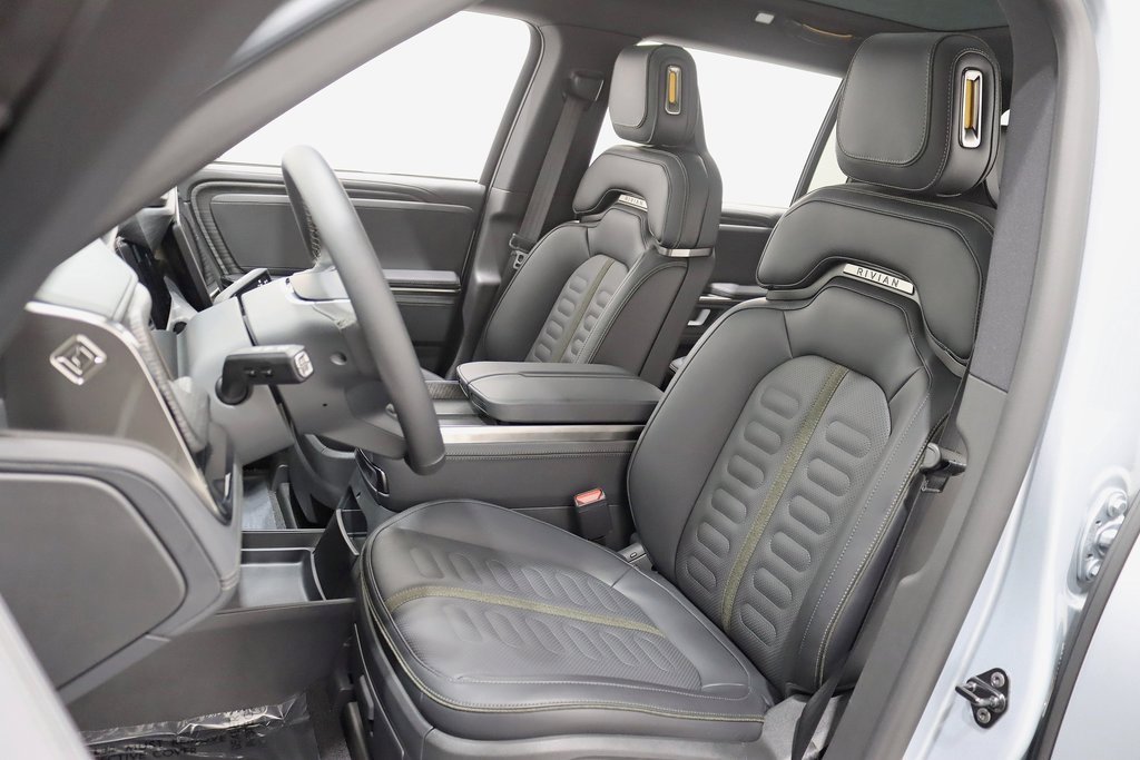 Used 2025 Rivian R1S Adventure image 24