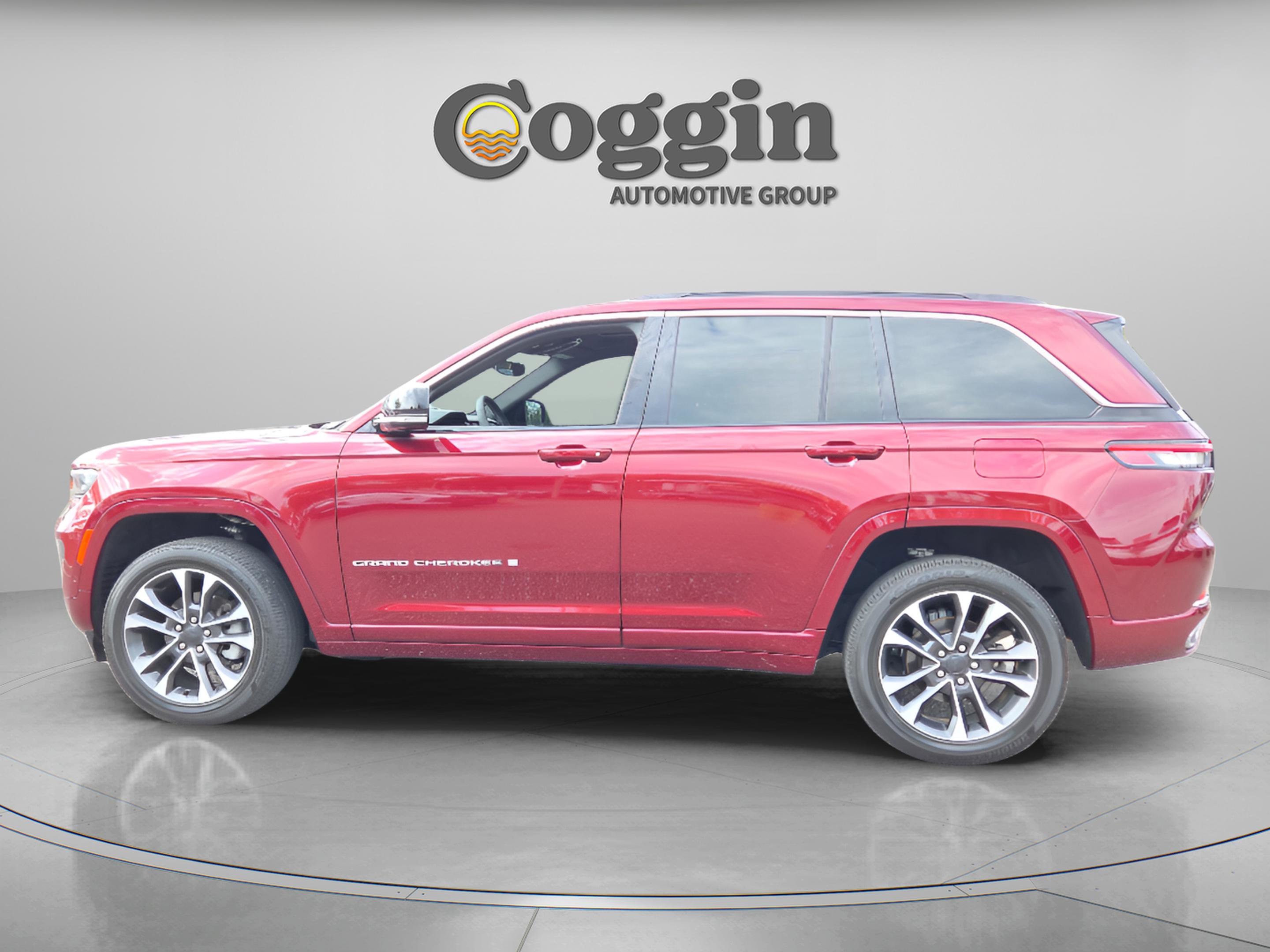 Used 2024 Jeep Grand Cherokee Overland w/ Trailer Tow Package AWD/4WD image 2