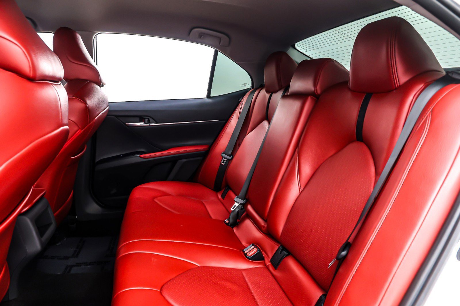 Used 2019 Toyota Camry SE image 9