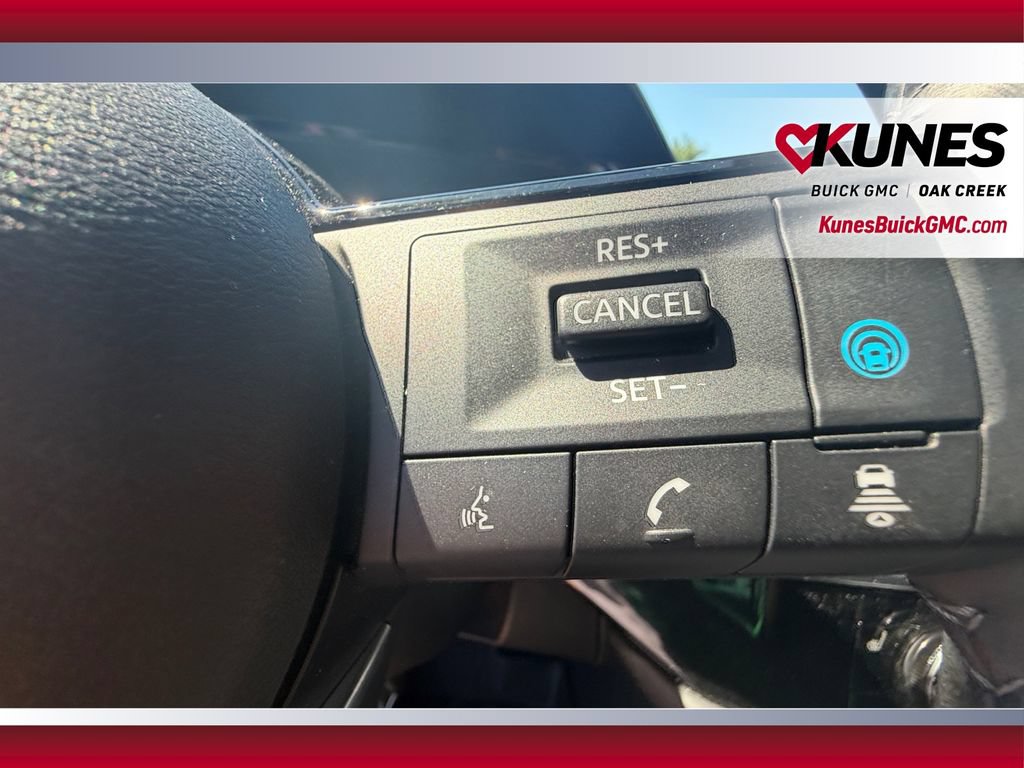 Used 2024 Nissan Pathfinder SL w/ SL Premium Package AWD/4WD image 17