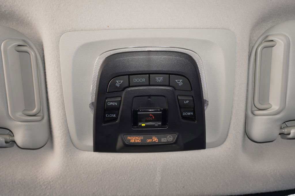 Certified 2022 Toyota Corolla Cross LE w/ Moonroof Package image 18