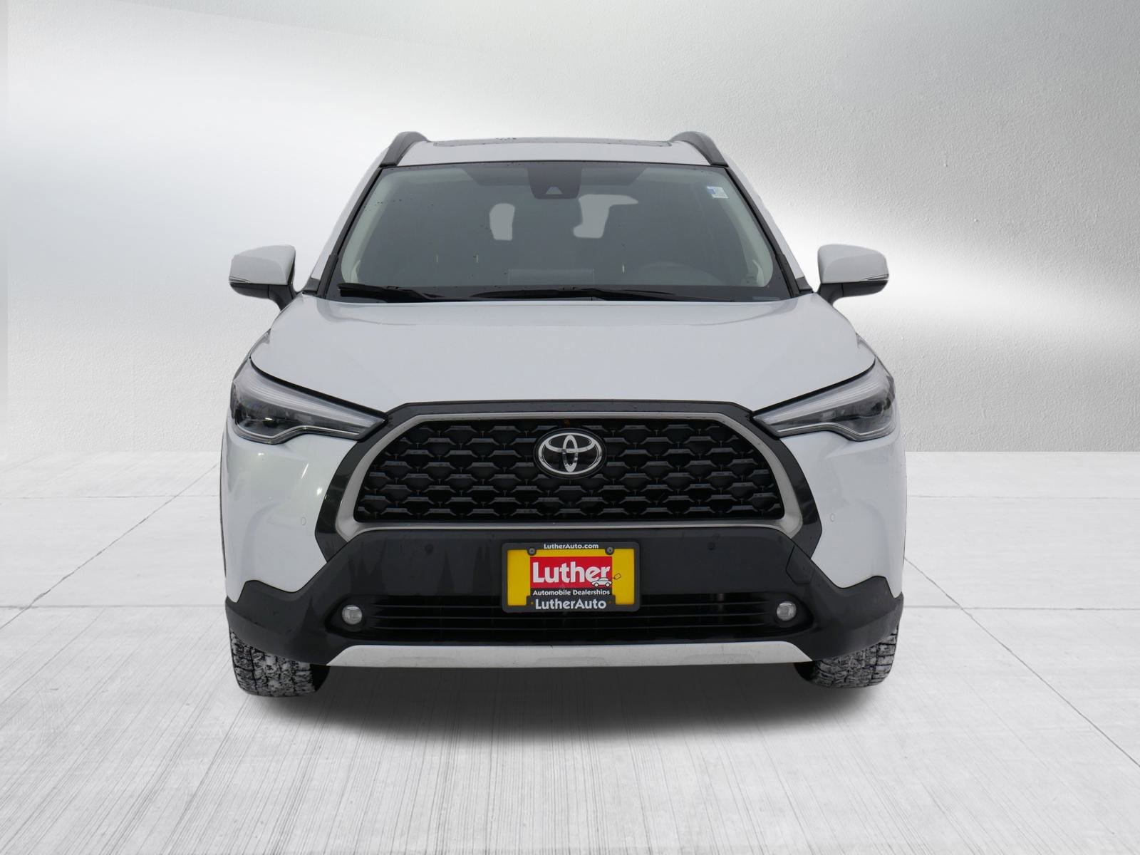 Used 2022 Toyota Corolla Cross XLE video 2