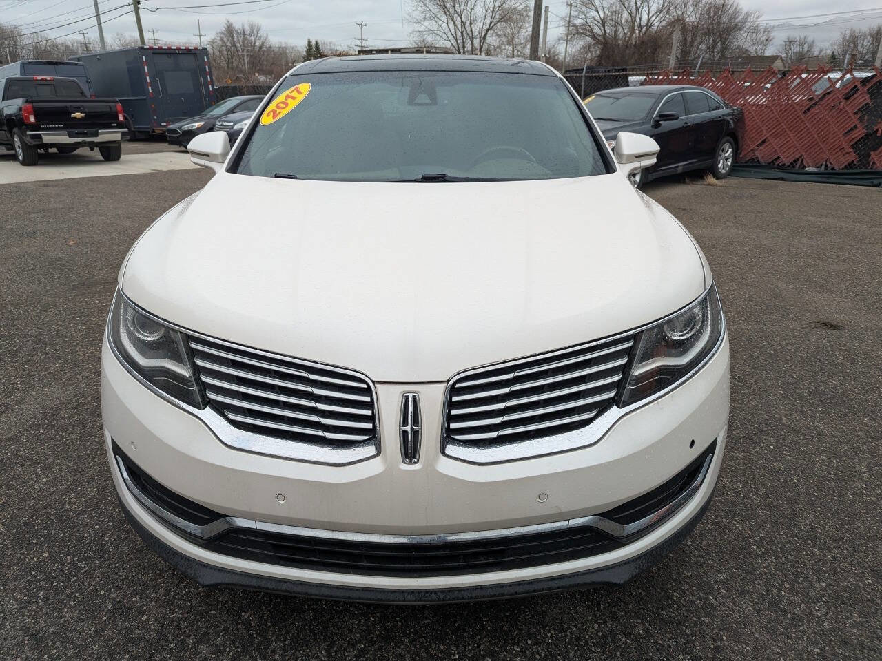 Used 2017 Lincoln MKX Reserve w/ Driver Assistance Package image 2