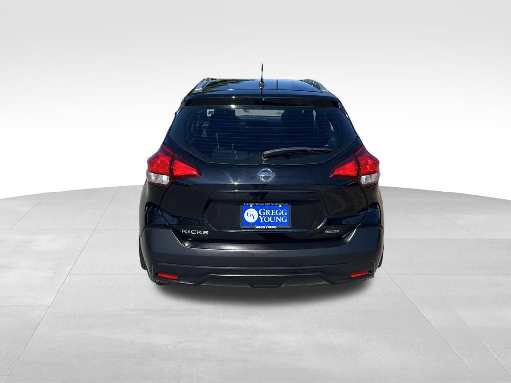 Used 2018 Nissan Kicks S FWD image 5