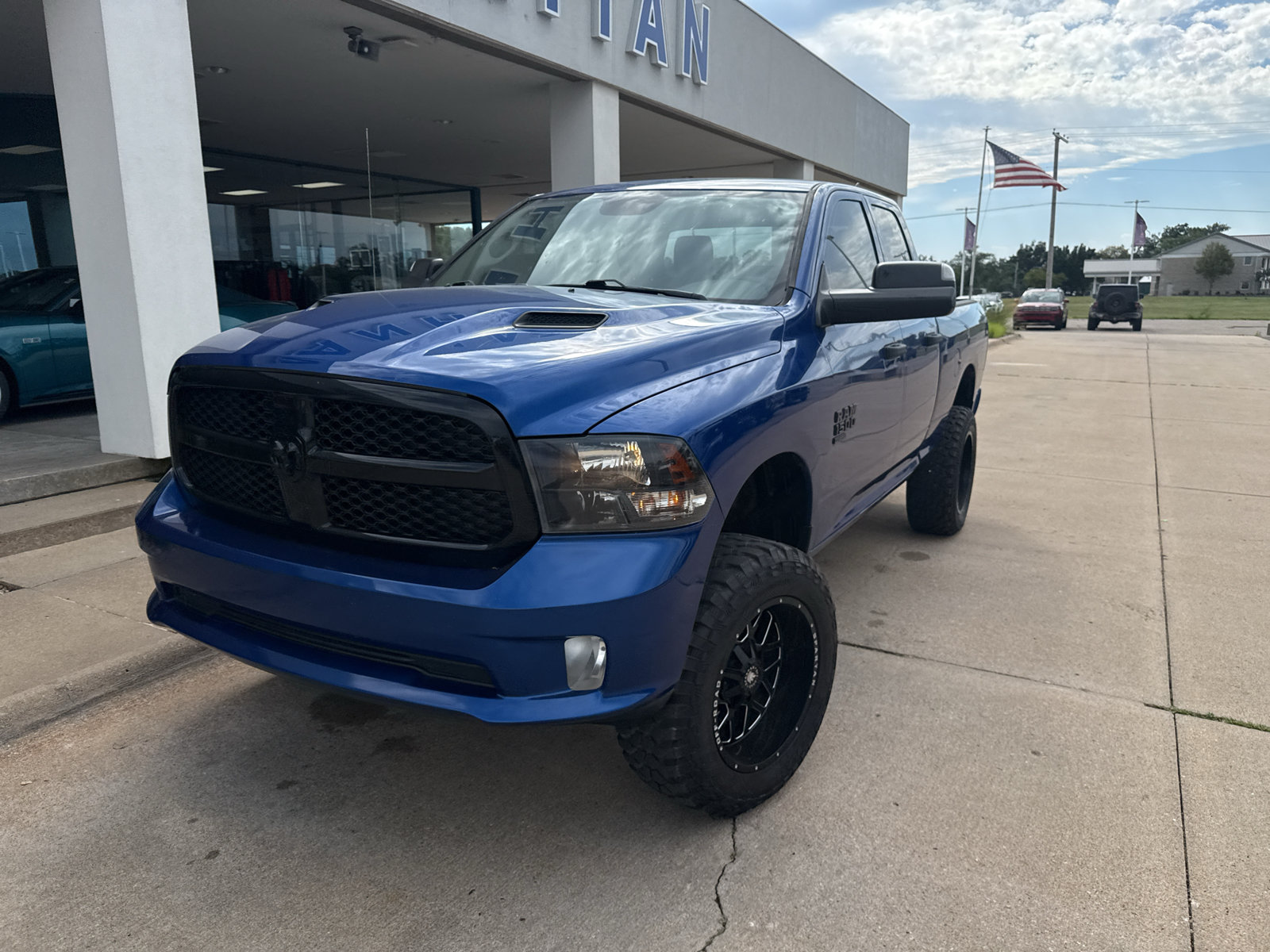 Used 2019 RAM 1500 Express w/ Wheel & Sound Group AWD/4WD image 2