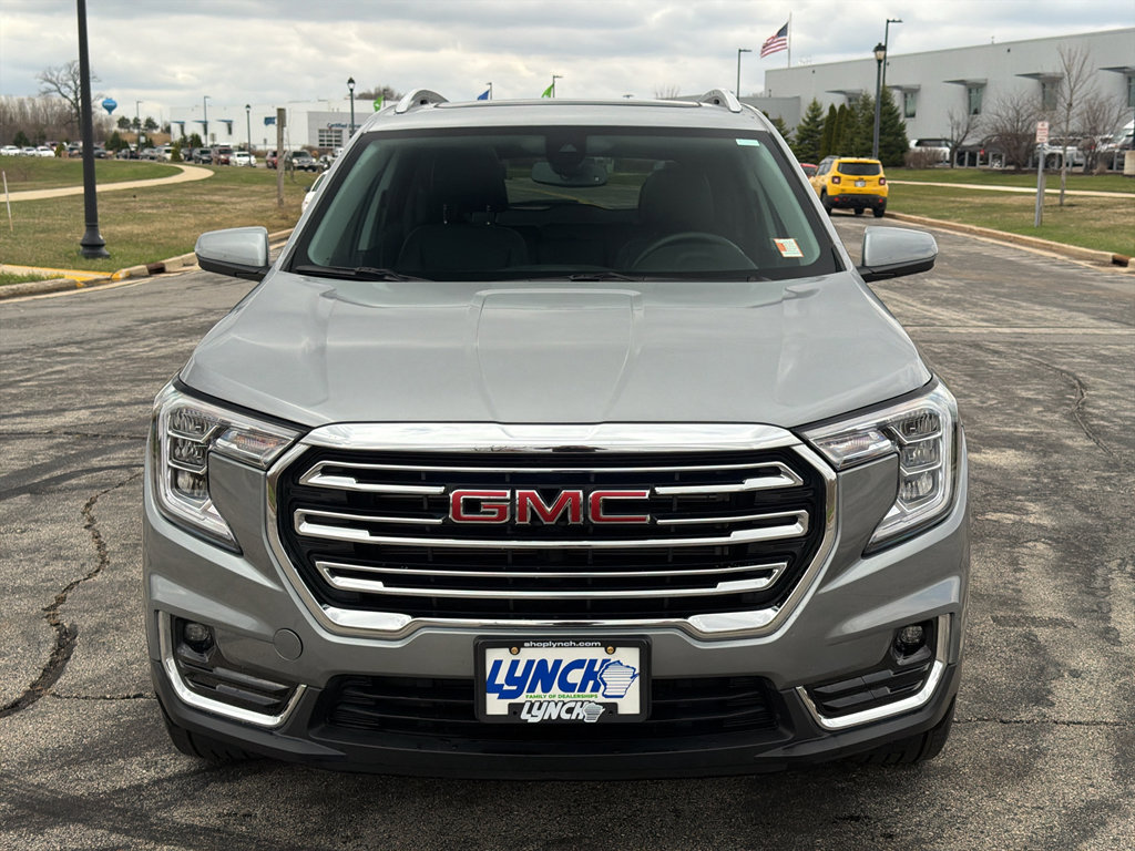 Used 2024 GMC Terrain SLT w/ Infotainment Package II AWD/4WD image 7