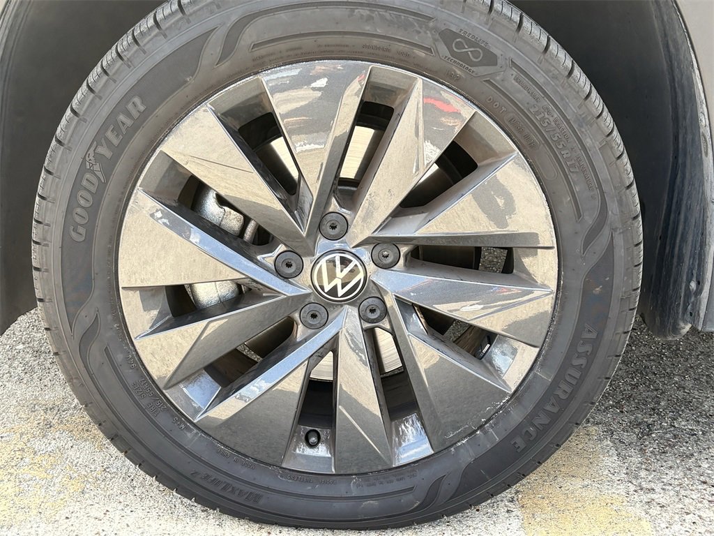 Used 2022 Volkswagen Taos S w/ IQ Drive S Package image 9