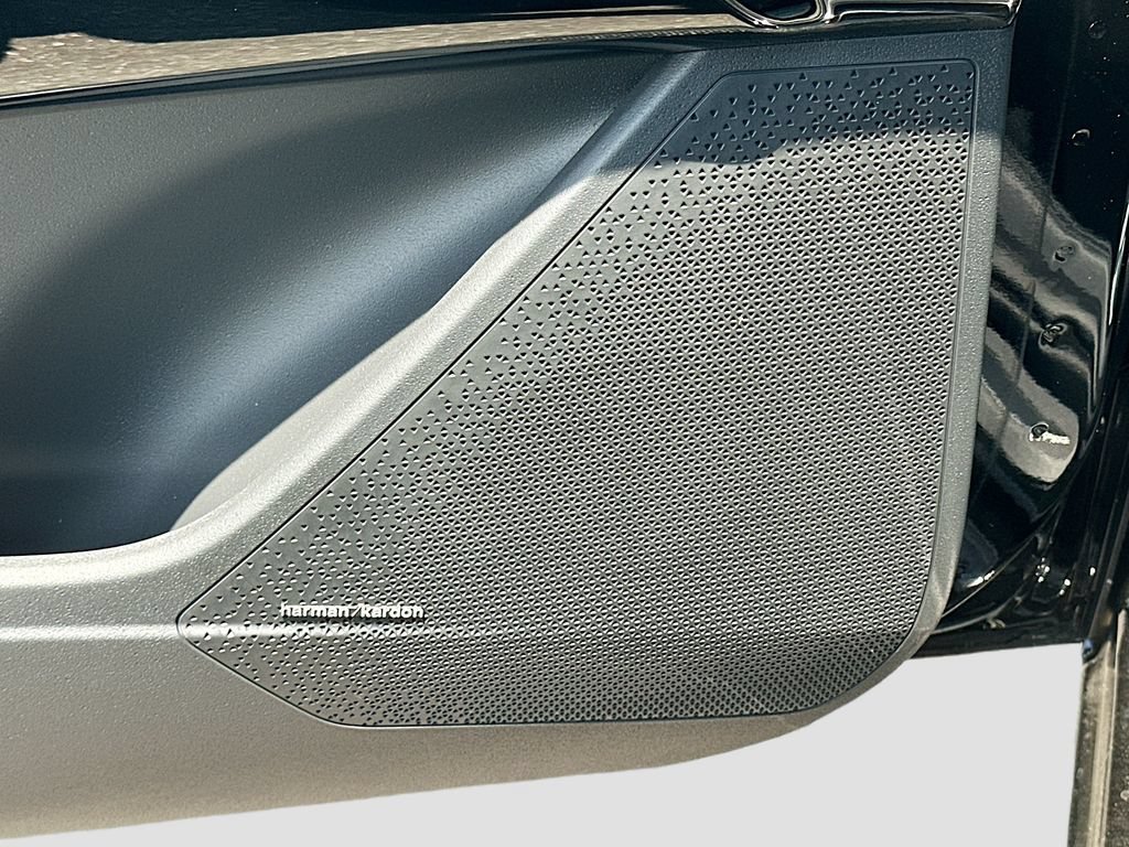 New 2026 Kia Niro SX Touring FWD image 19
