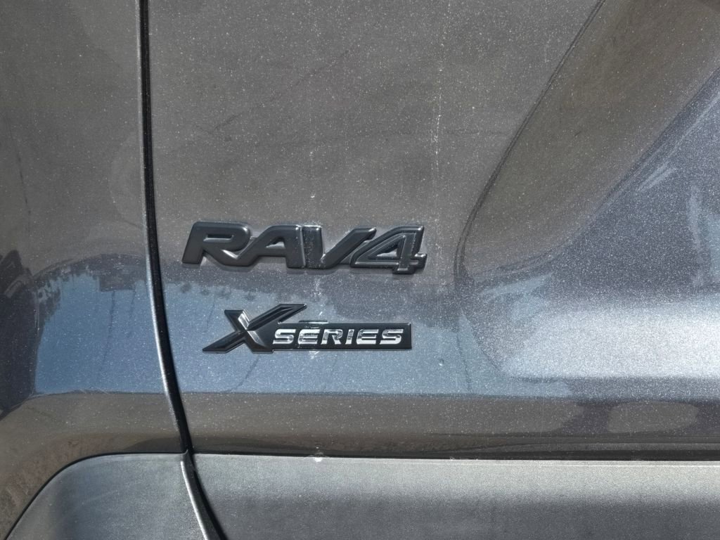 Used 2021 Toyota RAV4 XLE image 24