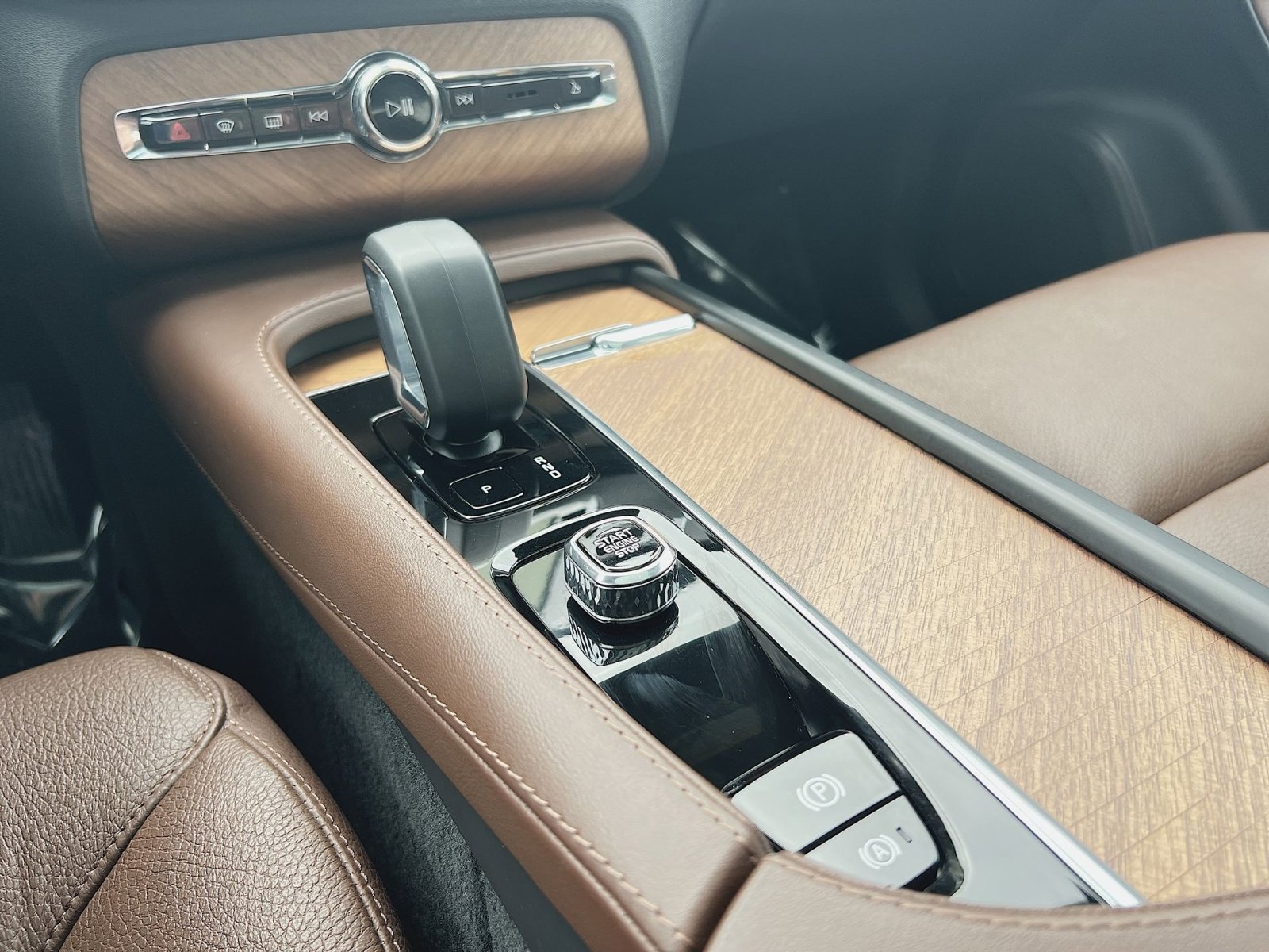 Certified 2023 Volvo XC90 B6 Plus AWD/4WD image 20