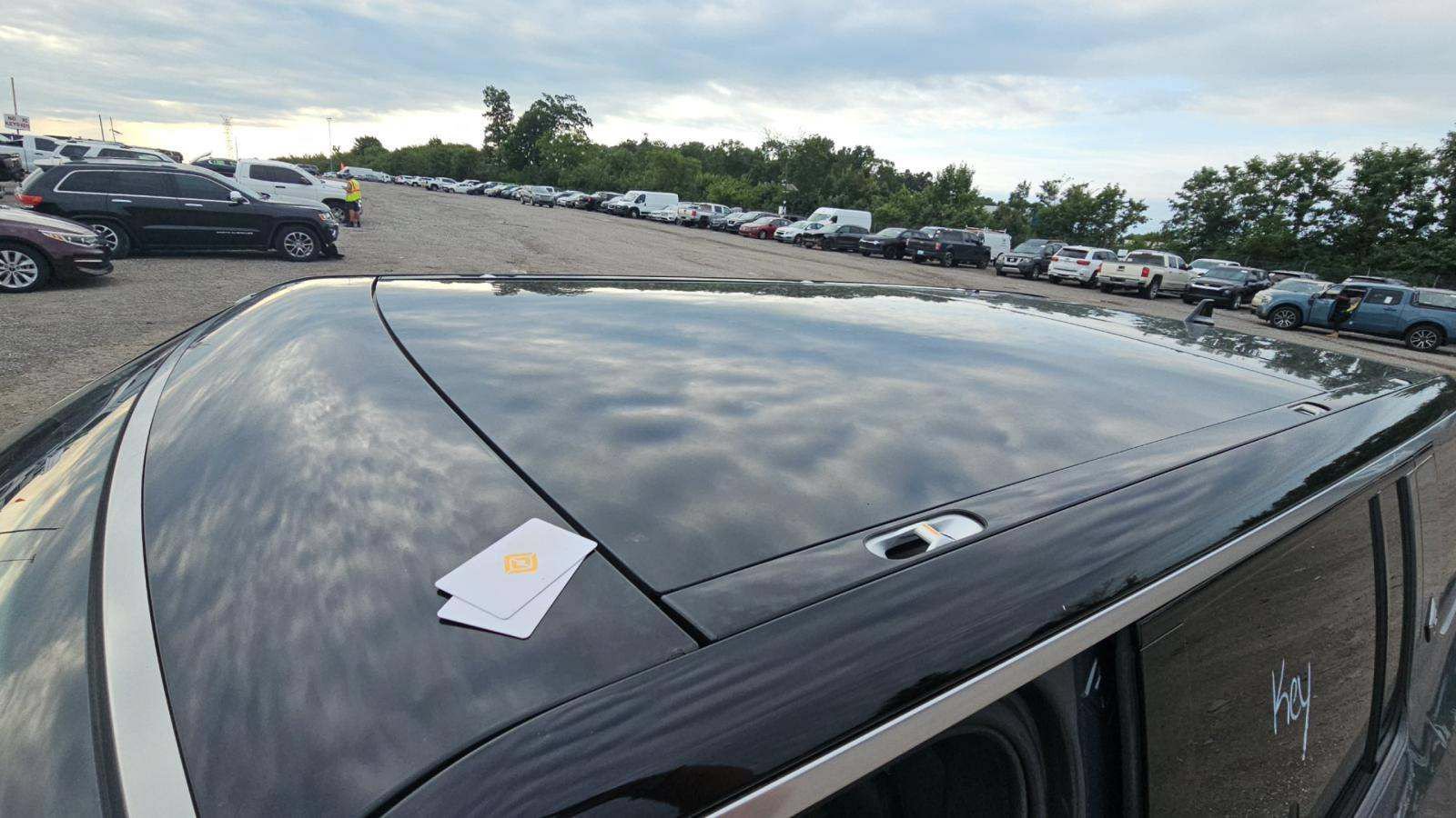 Used 2025 Rivian R1S Adventure Dual AWD/4WD image 11