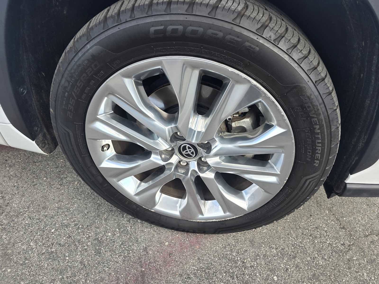 Used 2023 Toyota Highlander Limited image 9