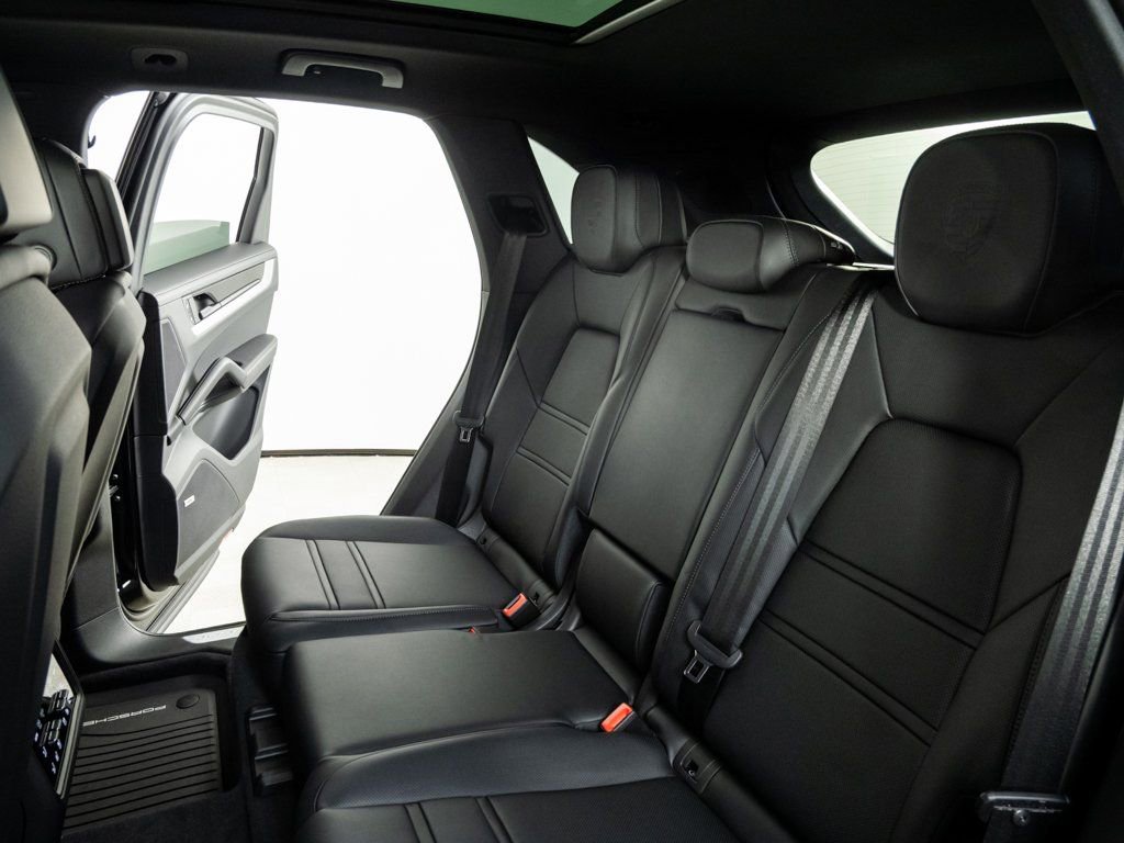 New 2026 Porsche Cayenne image 22