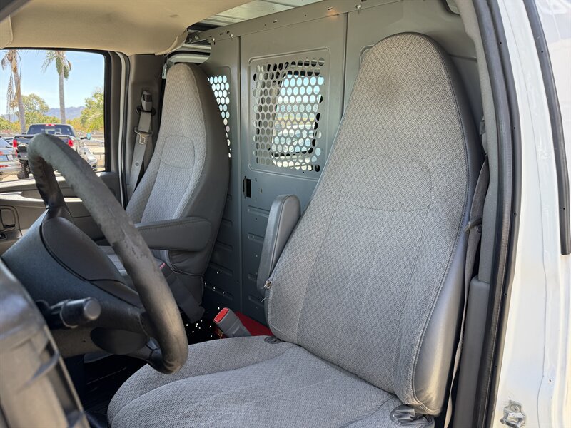 Used 2014 GMC Savana 2500 RWD image 11