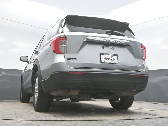 Used 2022 Ford Explorer XLT image 31