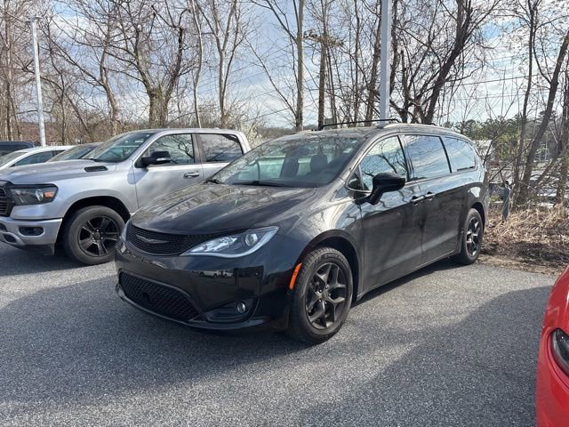 Used 2020 Chrysler Pacifica Touring-L Plus w/ Advanced Safetytec Group image 4