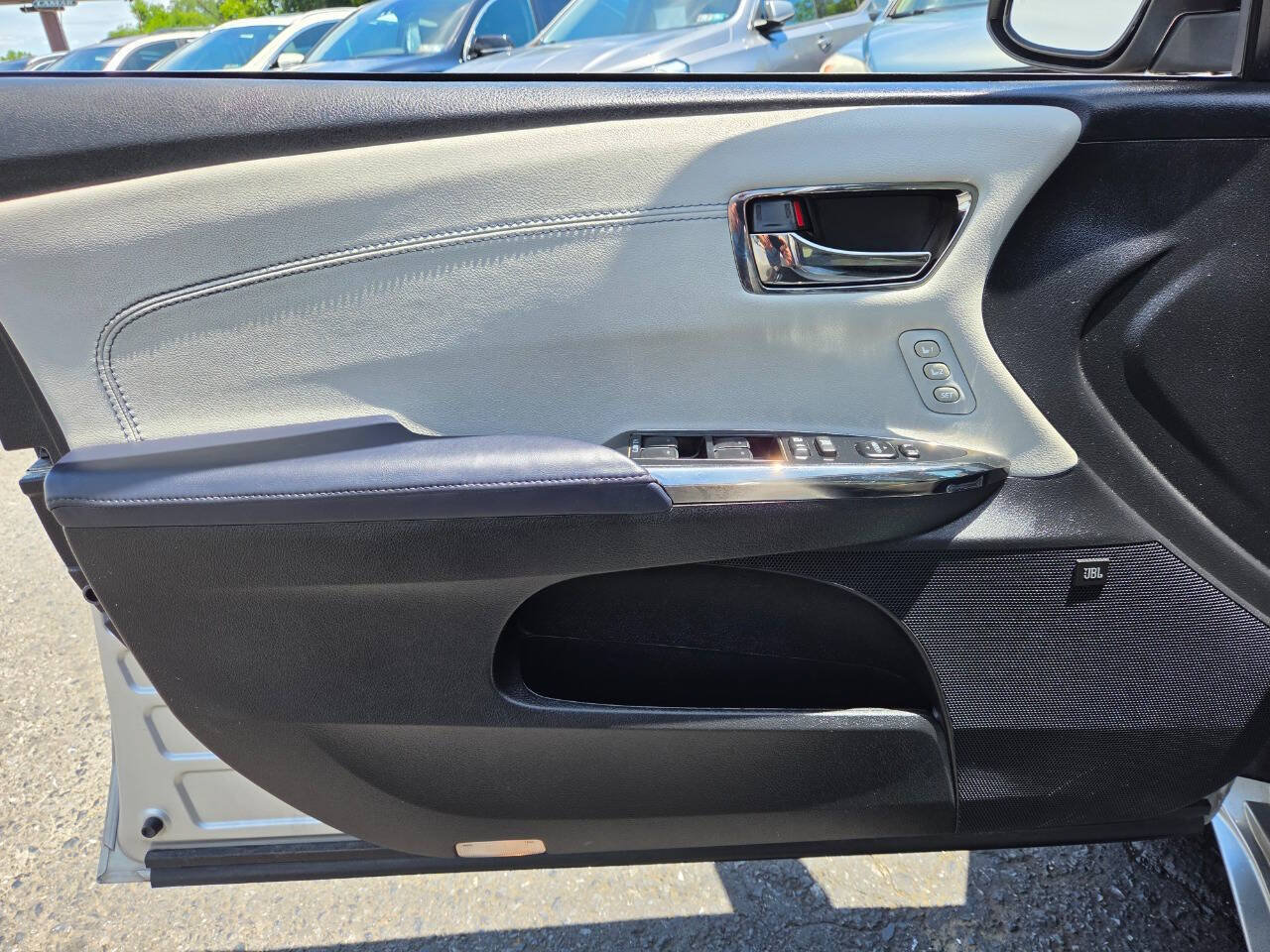 Used 2015 Toyota Avalon Limited FWD image 18