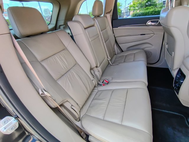 Used 2016 Jeep Grand Cherokee Limited w/ Trailer Tow Group IV RWD image 56