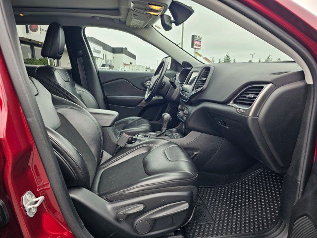 Used 2019 Jeep Cherokee Latitude Plus w/ Comfort/Convenience Group AWD/4WD image 10