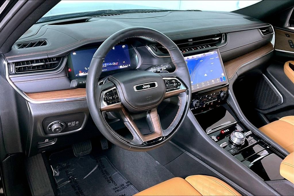 Used 2024 Jeep Grand Cherokee L Summit w/ Advanced Protech Group IV image 13
