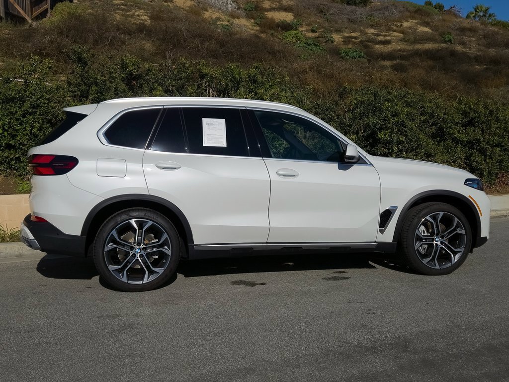 Used 2025 BMW X5 sDrive40i w/ Parking Assistance Package image 4