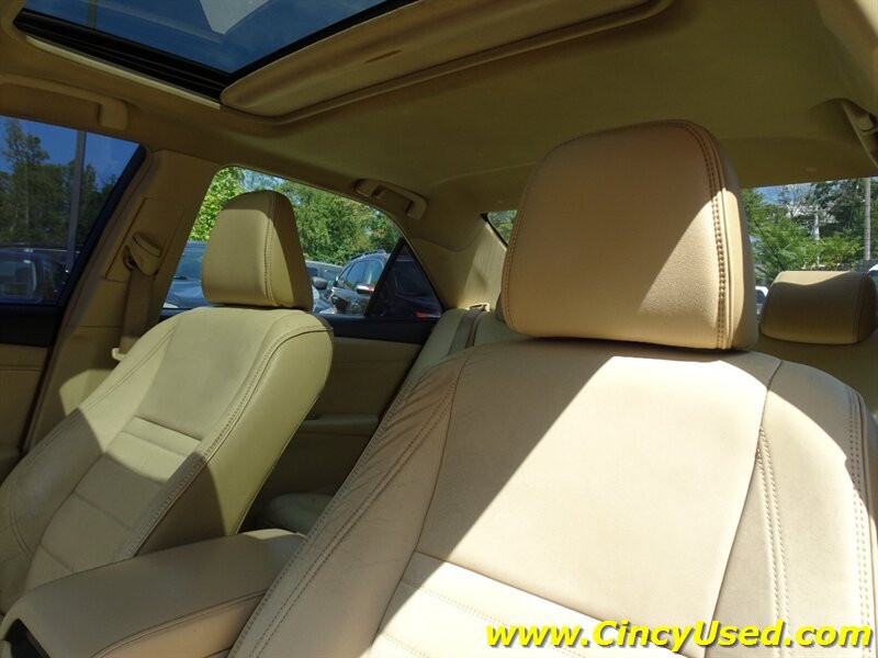 Used 2017 Toyota Camry XLE w/ Moonroof Package FWD image 10