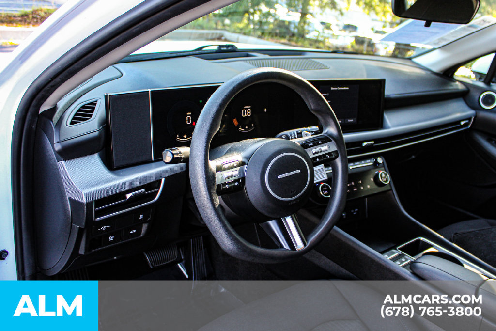 Used 2025 Hyundai Sonata SEL FWD image 30