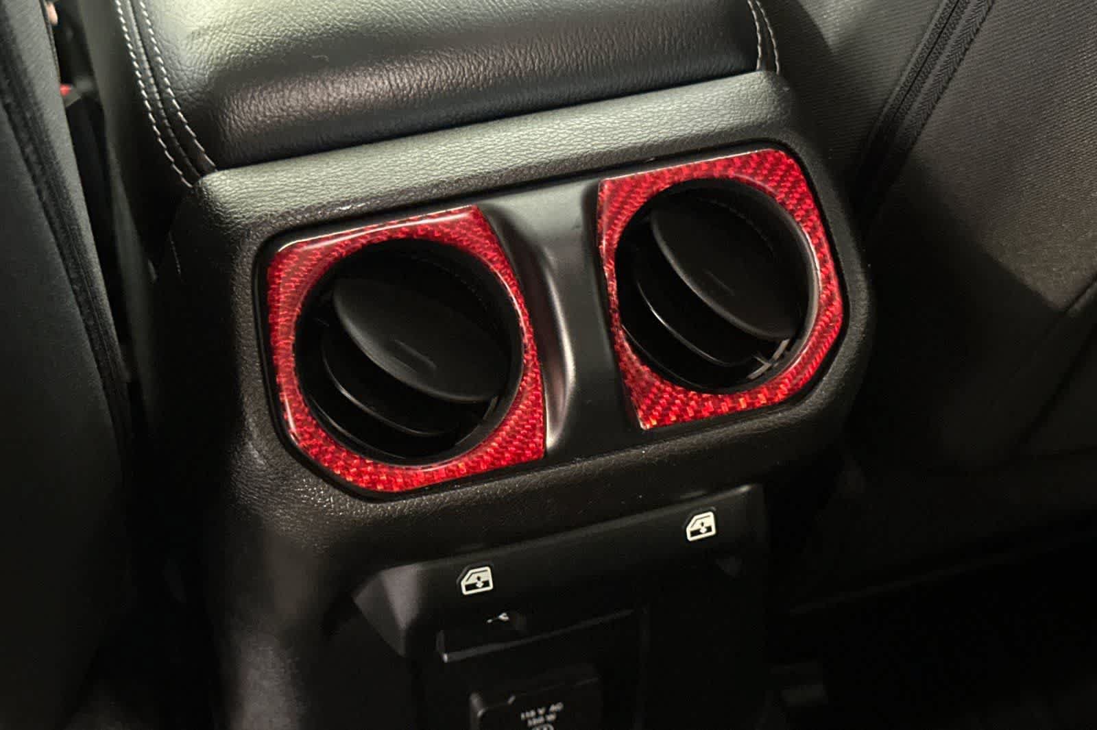 Used 2018 Jeep Wrangler Unlimited Sahara AWD/4WD image 15